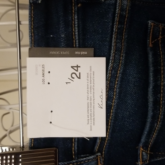 KanCan distressed jeans, New with tags - Picture 9 of 12
